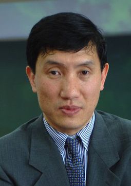 Yasheng Huang